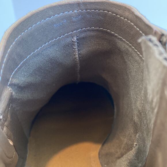 Dolce Vita 9.5 bootie Ankle boot neutral DV8 Taupe Olive Distressed heeled Boho - Picture 16 of 16